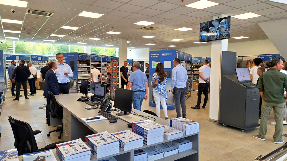 STORE 