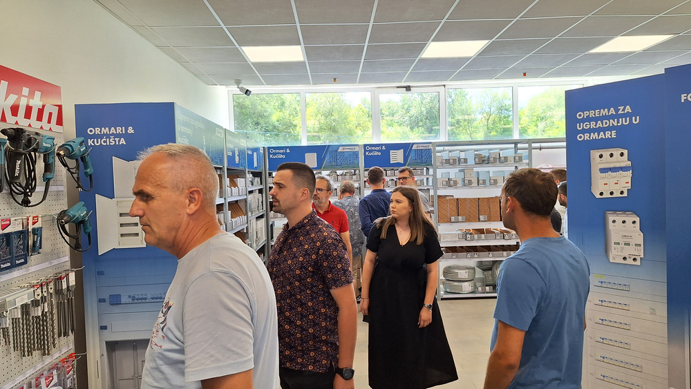STORE 