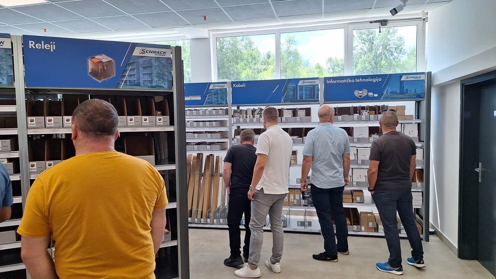 STORE 